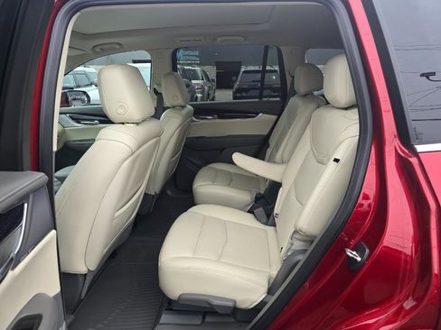 Used 2024 Cadillac XT6 Premium Luxury AWD/4WD image 15