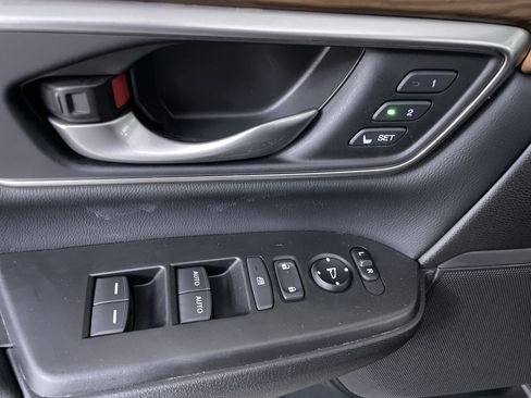 Used 2019 Honda CR-V Touring image 11