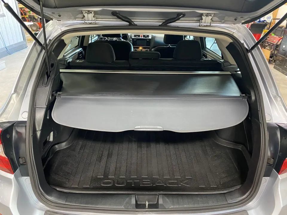 Used 2017 Subaru Outback 2.5i Premium AWD/4WD image 33