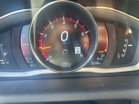 Used 2016 Volvo XC60 T6 Platinum image 19