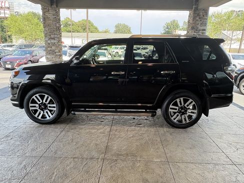 Used 2023 Toyota 4Runner Limited AWD/4WD image 9