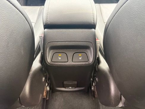 Used 2017 Chevrolet Cruze Premier image 19