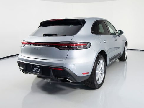 Certified 2025 Porsche Macan image 10
