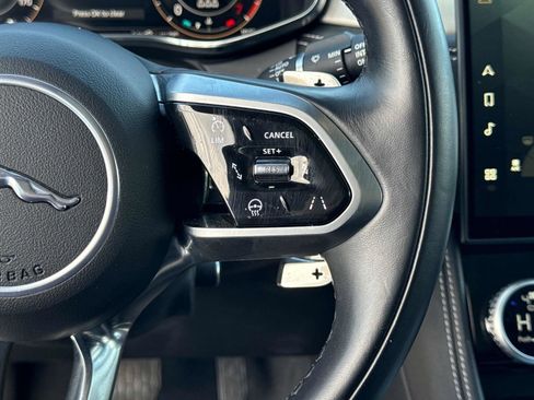 Used 2024 Jaguar F-PACE R-Dynamic S image 31