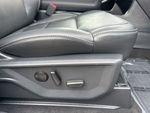 Used 2025 Ford Expedition Max Platinum AWD/4WD image 46