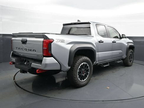 Used 2025 Toyota Tacoma TRD Off-Road AWD/4WD image 9