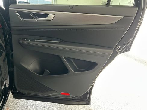 New 2026 Volkswagen Atlas Cross Sport SE image 37