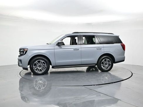 Used 2025 Ford Expedition Active image 6