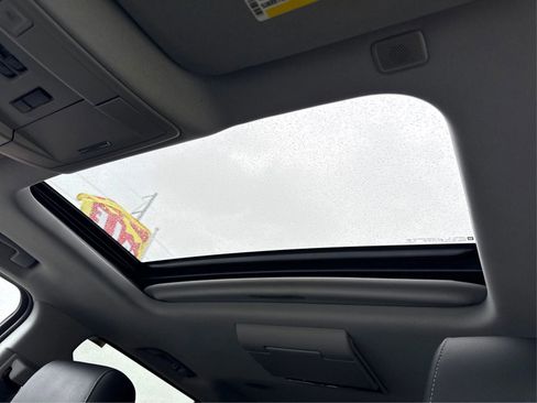 Used 2017 Chevrolet Suburban Premier AWD/4WD image 19