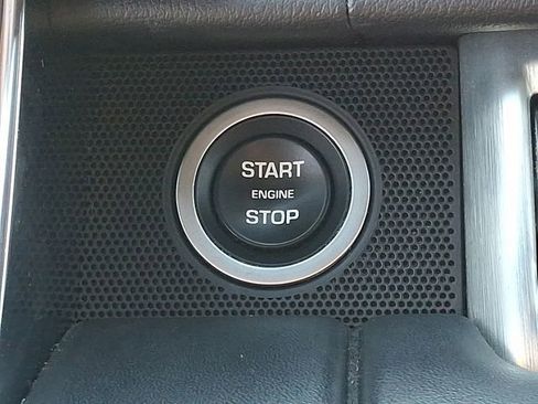 Used 2018 Land Rover Range Rover HSE image 19