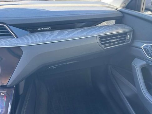 Used 2022 Audi e-tron Premium image 17