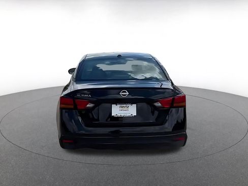 Used 2025 Nissan Altima 2.5 SV image 10