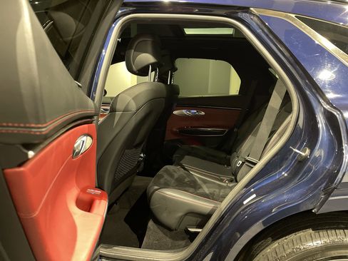 Used 2022 Genesis GV70 3.5T Sport w/ Sport Prestige Package image 41