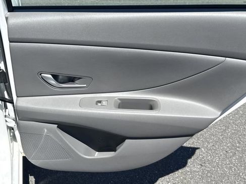 Certified 2023 Hyundai Elantra SEL FWD image 16