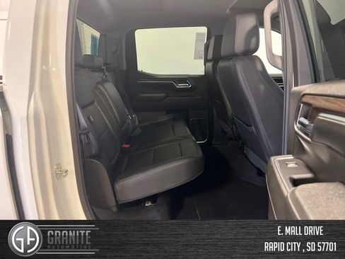 Used 2024 GMC Sierra 1500 SLT AWD/4WD image 34