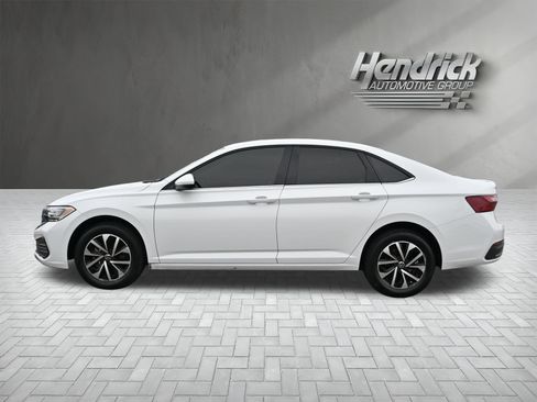 Used 2023 Volkswagen Jetta S image 9