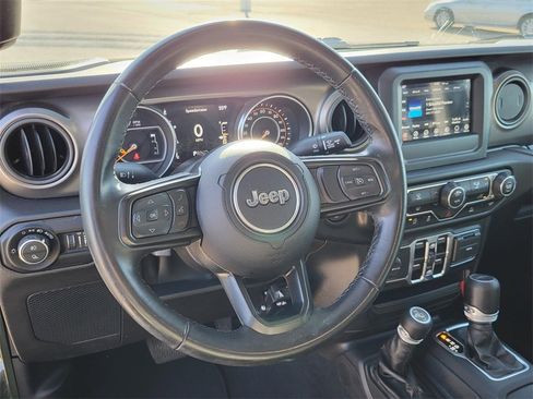 Used 2021 Jeep Gladiator Sport image 20