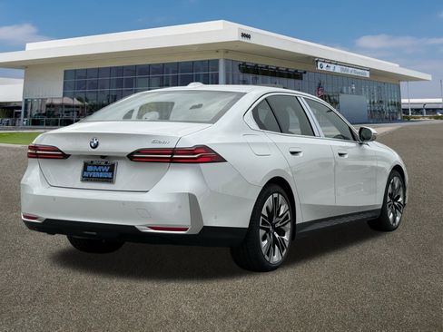 New 2026 BMW 530i image 10