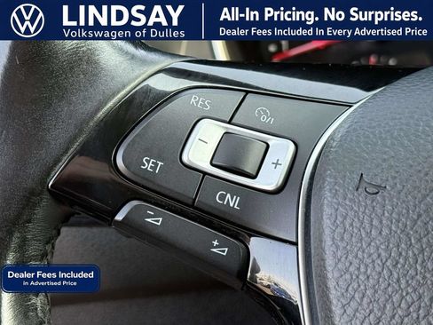 Used 2018 Volkswagen Tiguan SE FWD image 23