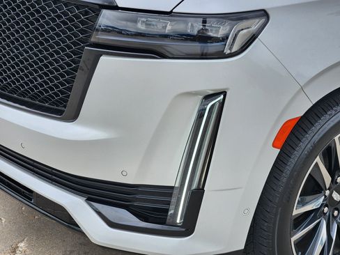 Certified 2023 Cadillac Escalade Sport Platinum w/ LPO, Floor Liner Package AWD/4WD image 28