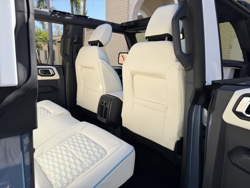 Used 2025 Ford Bronco Outer Banks image 27