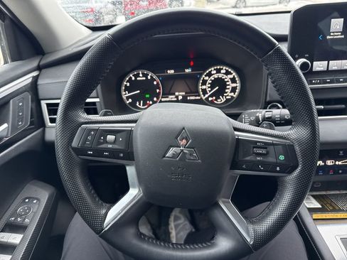 Used 2022 Mitsubishi Outlander SEL image 12