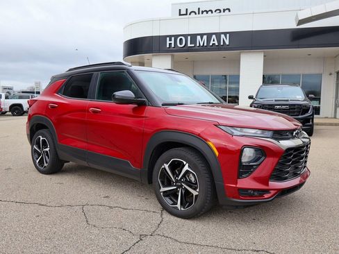 Used 2021 Chevrolet TrailBlazer RS w/ Technology Package image 1