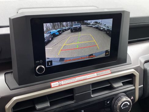 Certified 2025 Toyota Tacoma SR5 image 30