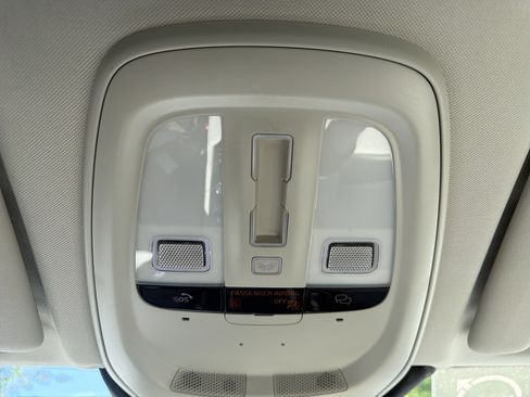 Certified 2023 Volvo XC60 B5 Ultimate w/ Protection Package Premier FWD image 29