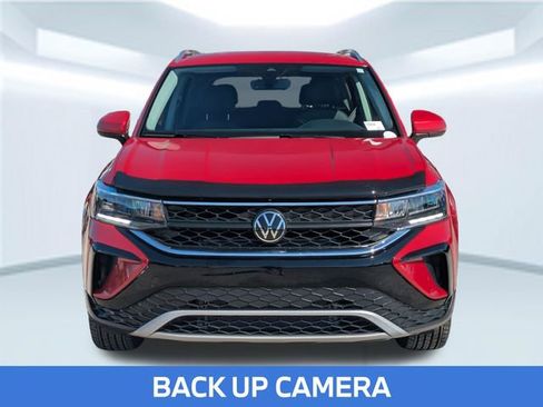 Used 2024 Volkswagen Taos SE FWD image 11