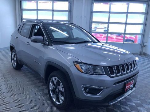 Used 2018 Jeep Compass Limited image 37
