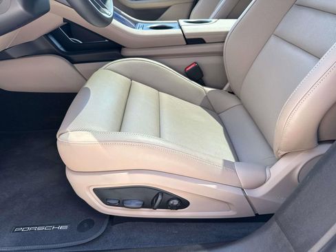 Used 2025 Porsche Taycan RWD image 20