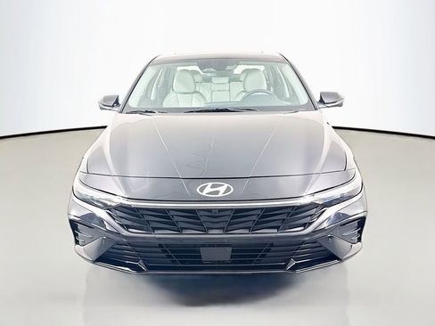 Certified 2024 Hyundai Elantra Limited FWD image 2