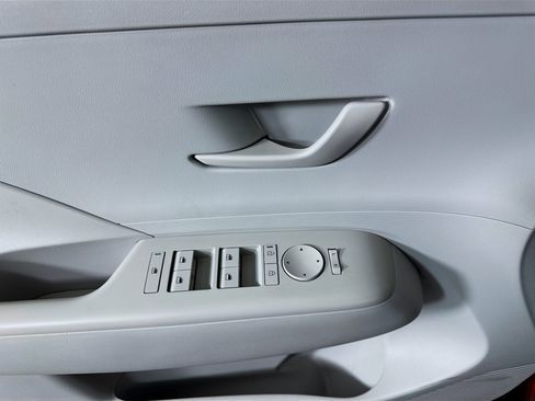 Used 2024 Hyundai Kona SEL image 15