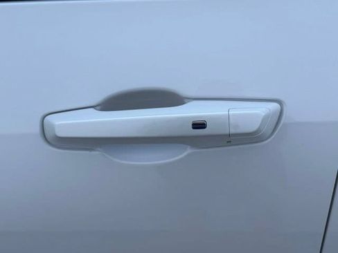 Certified 2025 Chevrolet Equinox RS w/ Safety and Technology Package FWD image 24