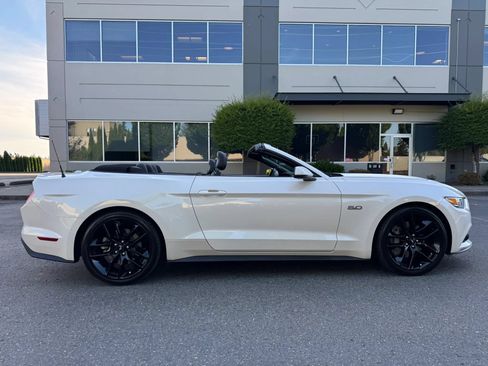 Used 2017 Ford Mustang GT Premium w/ Equipment Group 401A RWD image 16