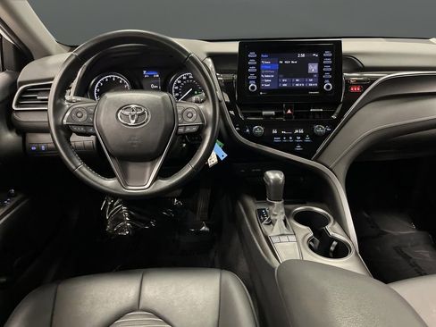 Used 2024 Toyota Camry SE image 5