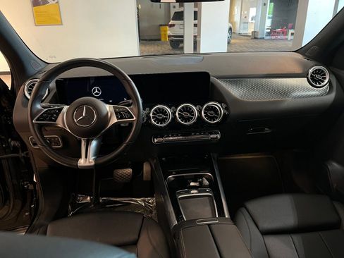 Used 2025 Mercedes-Benz GLA 250 image 34