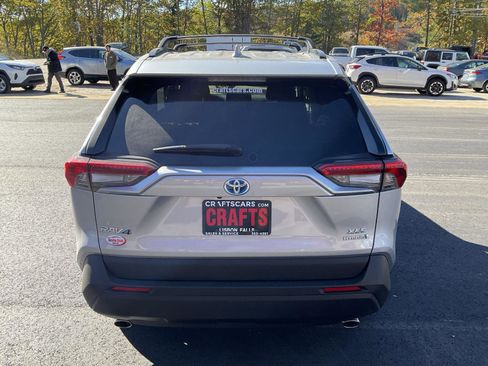 Used 2021 Toyota RAV4 XLE image 4