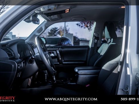 Used 2023 Toyota 4Runner TRD Off-Road image 12