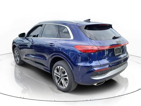 Used 2025 Audi Q5 Premium w/ Convenience Package AWD/4WD image 3