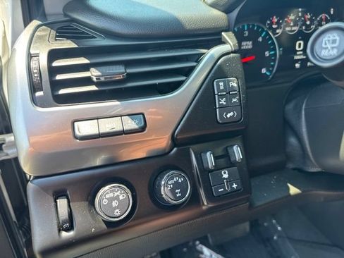 Used 2019 Chevrolet Tahoe Premier w/ Premier Plus Edition AWD/4WD image 21