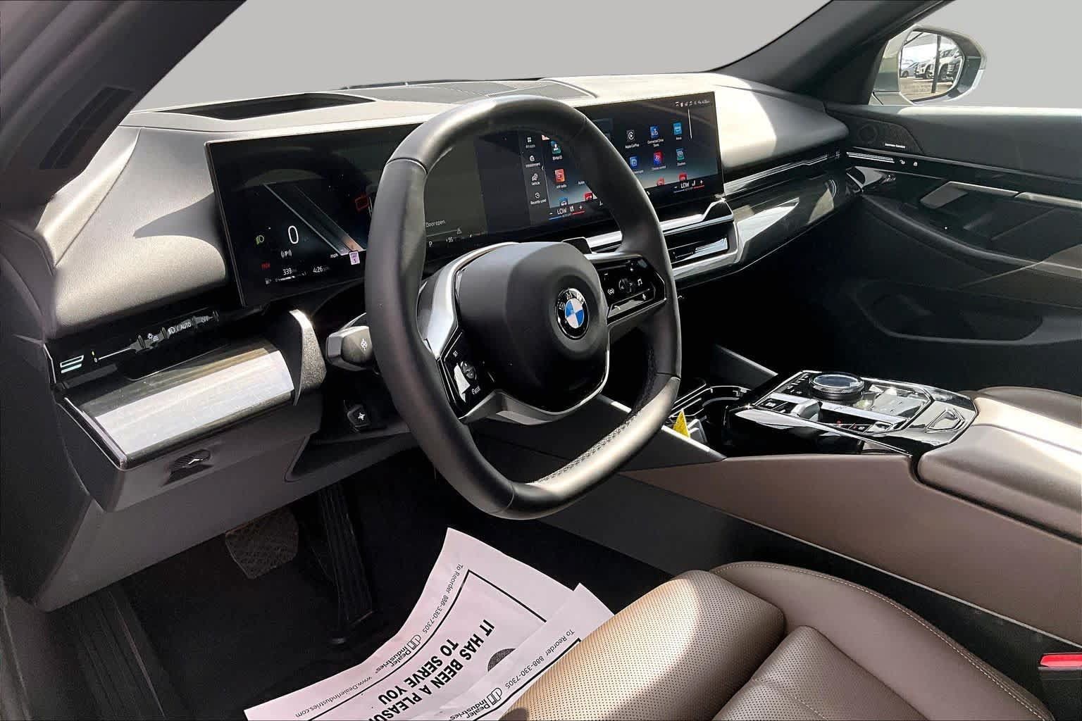 Used 2025 BMW 530i w/ Premium Package RWD image 18