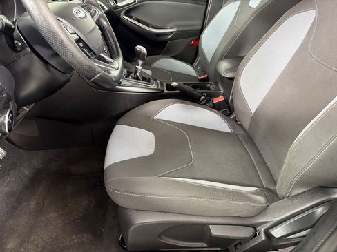 Used 2016 Ford Focus ST FWD image 11