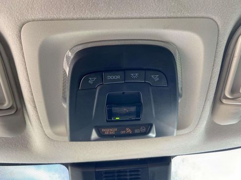 Used 2025 Toyota Corolla LE FWD image 21