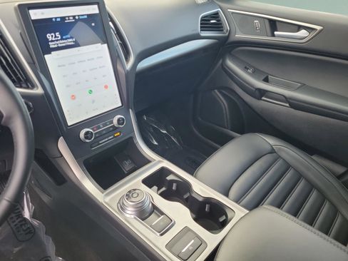 Used 2024 Ford Edge SEL image 30