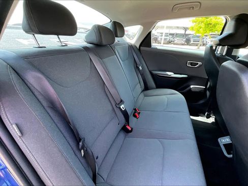 Used 2025 Kia K4 FWD image 18