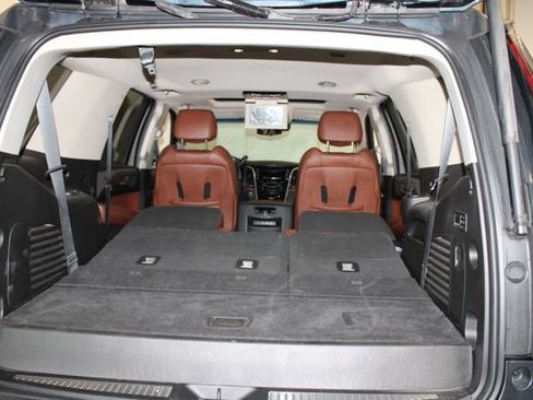 Used 2019 Cadillac Escalade Premium Luxury AWD/4WD image 29