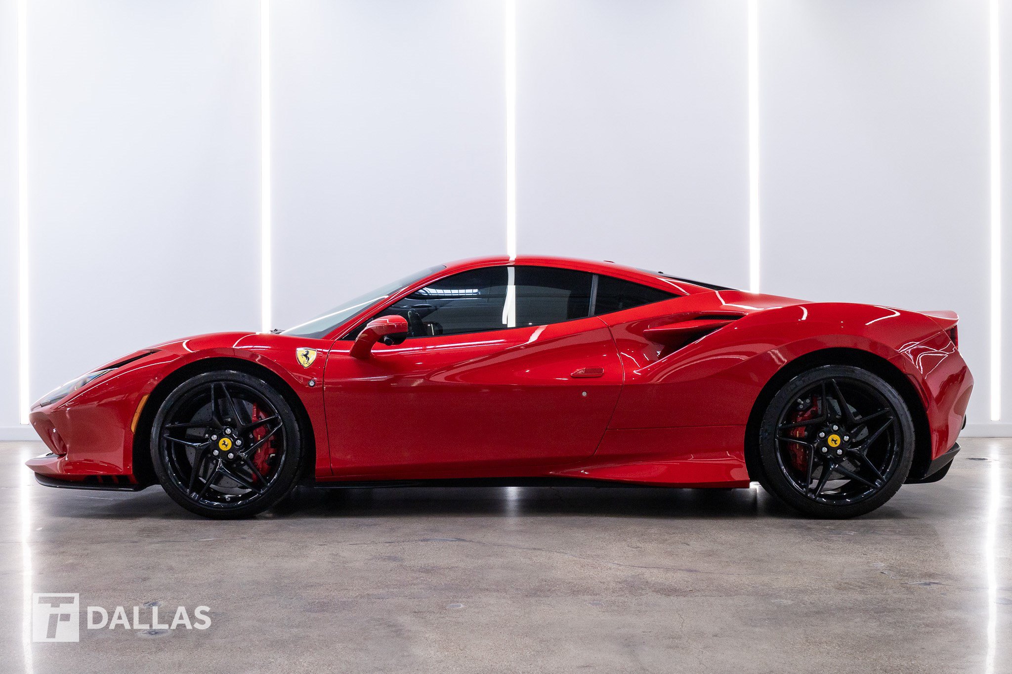 Used 2020 Ferrari F8 Tributo RWD image 1