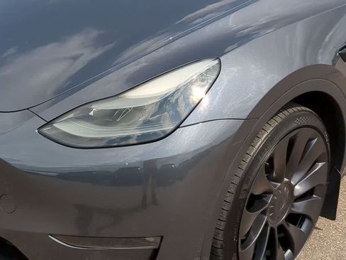 Used 2023 Tesla Model Y Performance AWD/4WD image 10